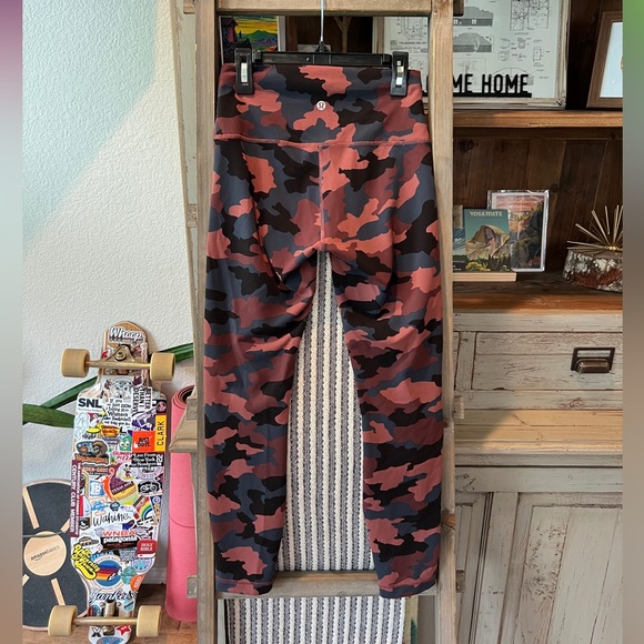 Lululemon women’s wunder train HR tight in everlux size 61 - Picture 5 of 8